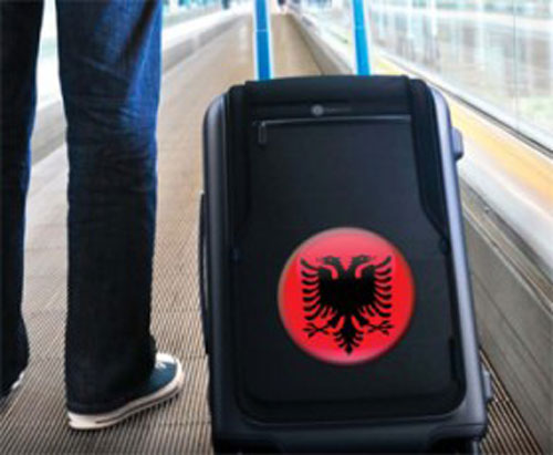 IKJA E SHQIPTARËVE/ Qeveria e gjen zgjidhjen me një strategji: Do marrim të huaj!