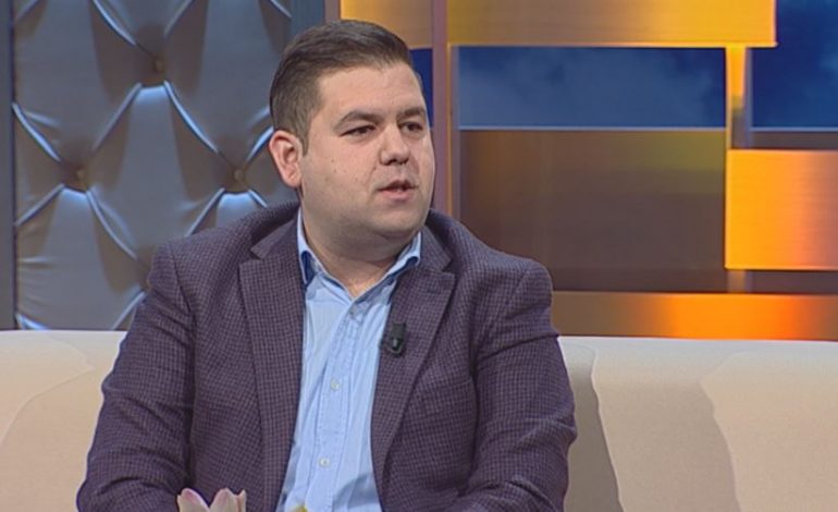 PROTESTA PARA KUVENDIT/ Reagon deputeti i LSI-së: Solidarizim i plotë me oficerët e Policisë së Shtetit