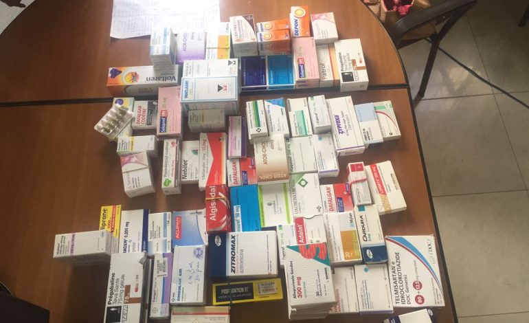 E FUNDIT/ Bllokohen një sasi mallrash dhe ilaçesh kontrabandë në Morinë