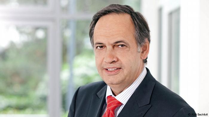 “NJË HAP MBRAPA”/ Fleckenstein: Kosova të heqë doganat, por dhe Serbia mos pengojë