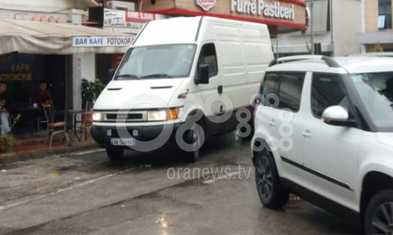 NJË TON DROGË NË QAFË-THANË/ Ndalohet furgoni me tre persona pranë kufirit