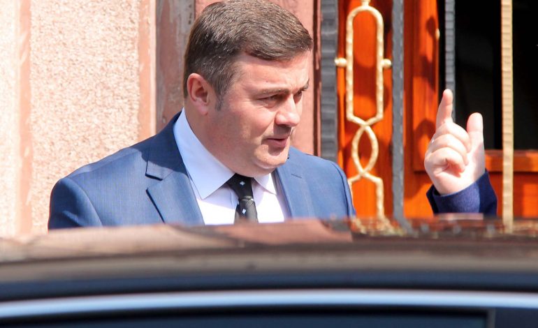 E FUNDIT/ Presidenti Meta dekreton Helidon Bendon, kreun e SHISH