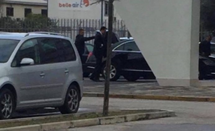 “PAS PUSHIMEVE”/ Rikthehet në Shqipëri Basha, “kujtohet” për protestën te Unaza e Madhe