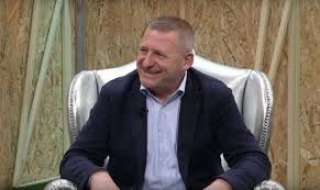 NARD NDOKA TALLET ME METËN/ Publikon bisedën me gazetaren: Më bëj 14 pyetje se dy shterrojnë shpejt…