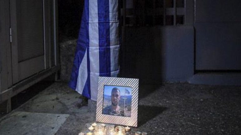 VARRIMI I KACIFAS/ Ektremisti i “Agimit të Artë” Babis Karathanos ndodhet në Bularat (VIDEO)