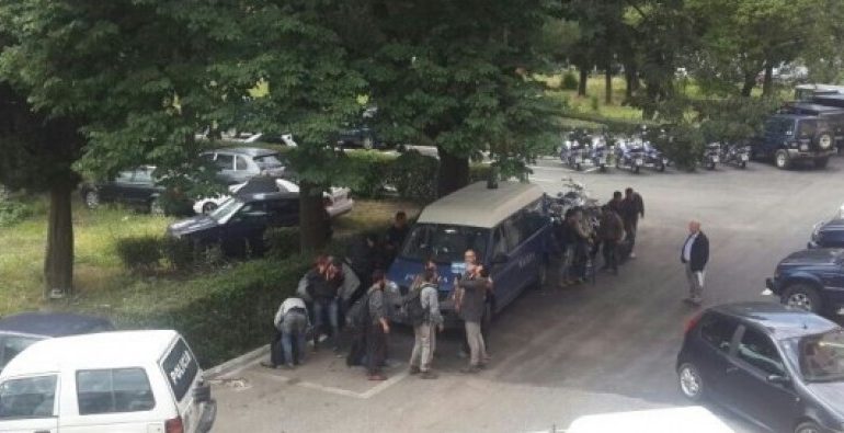 TRAFIKIM I KLANDESTINËVE/ Përgjimet zbardhin rolet, organizatori në kërkim