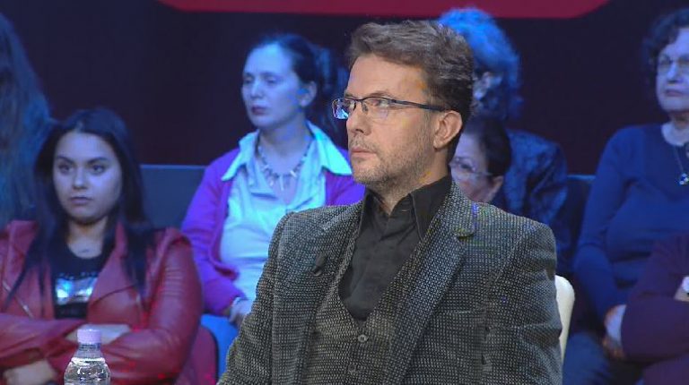 “KATSIFAS”/ Laert Vasili mundohet të qetësojë grekët në emision LIVE: RENEA e vrau sepse…