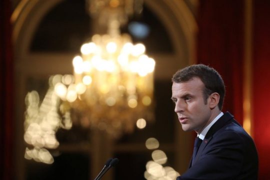 “FAKE NEWS”/ Franca miraton ligjin kundër lajmeve të rreme