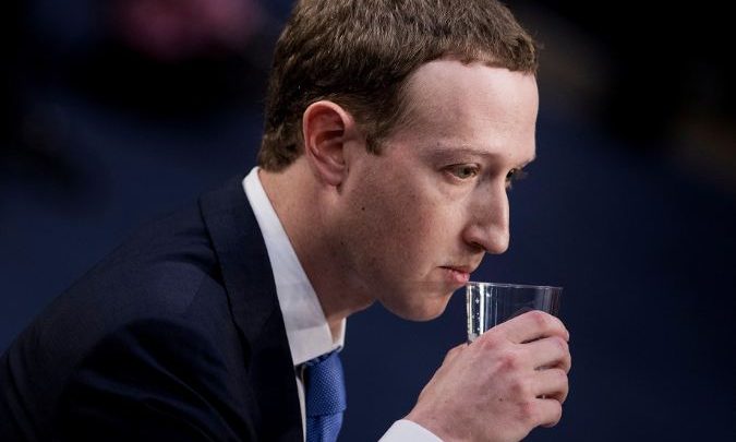 FACEBOOK NË QENDËR TË KRITIKAVE/ Mark Zuckerberg flet për dorëheqjen e mundshme