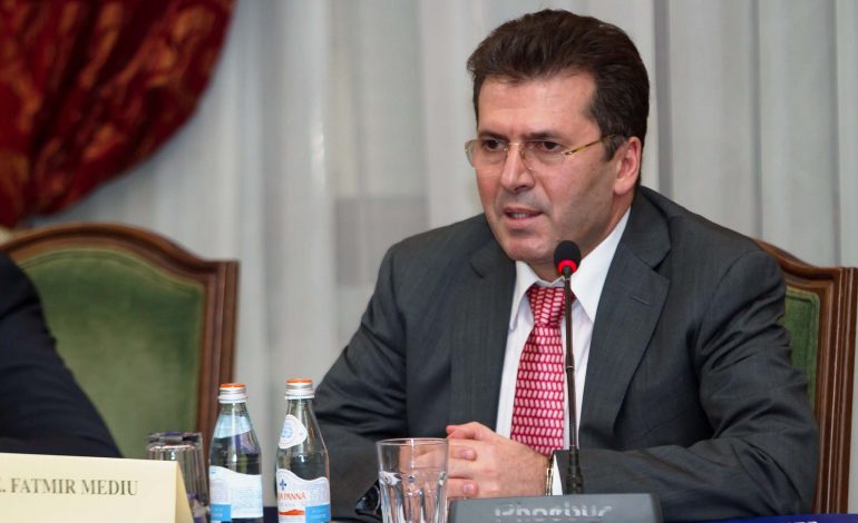 PROTESTA PARA KUVENDIT/ Fatmir Mediu: Rama po na shan, tallet, dhe po na burgos,