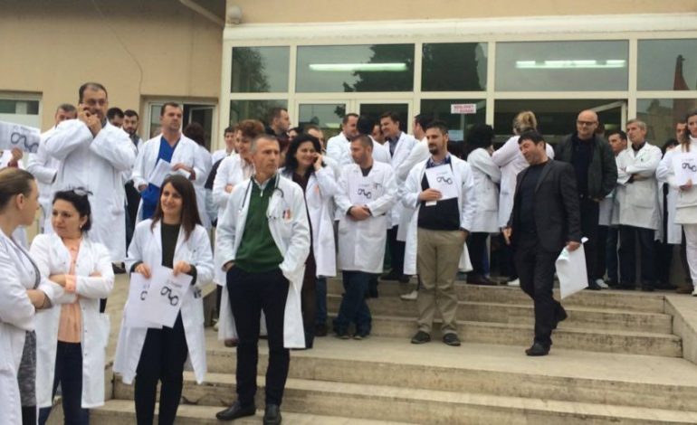 SHIFRA TË FRIKSHME/ 78% e mjekëve duan të lënë Shqipërinë: Jemi pak…