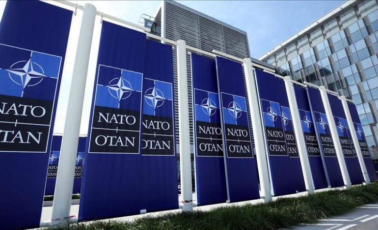 KËRCËNIMI NGA RUSIA/ NATO merr masat. ANIJE e AVIONË gati në Detin e Zi