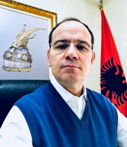 “29 NËNTORI NUK DUHET FESTUAR”/ Bujar Nishani: Ju sjell faktet që s’i ka shkruar historia