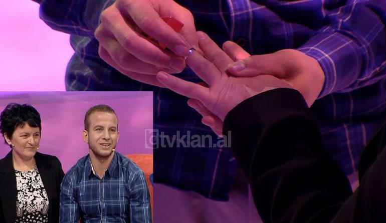 HISTORIA PREKËSE/ Shiti unazën që i biri të ndiqte ëndrrën e futbollit, djali i kthen nënës… (VIDEO)