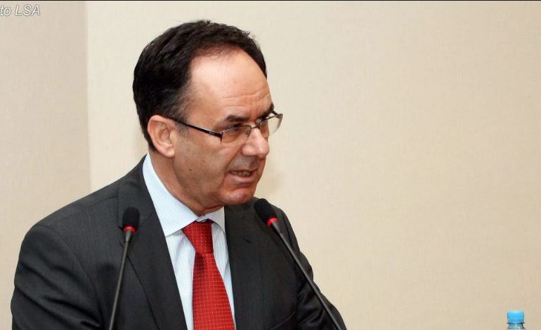 “KËTO 7 PROBLEME PO SHKATËRROJNË LIBRIN”/ Kreu i shoqatës së Botuesve jep alarmin