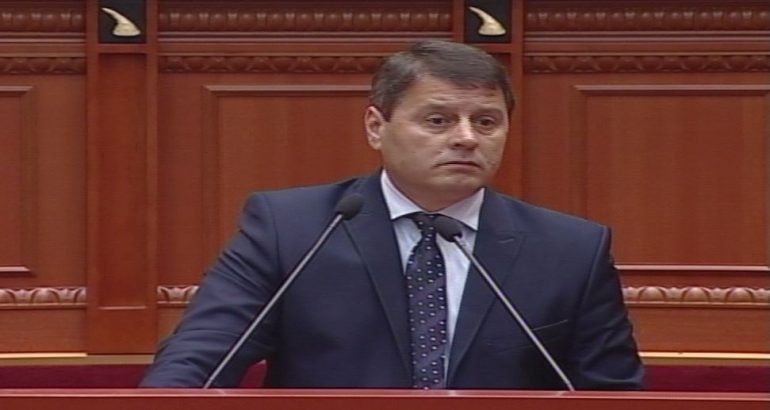KUVENDI/ Ndreu sfidë Berishës: I pastër në 5 breza, lë politikën nëse gjen gjë
