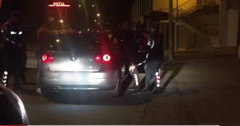 SHPËRNDANIN DROGË NË SHKOLLA/ Si u kapën dy të rinjtë në Berat kur… (EMRAT)