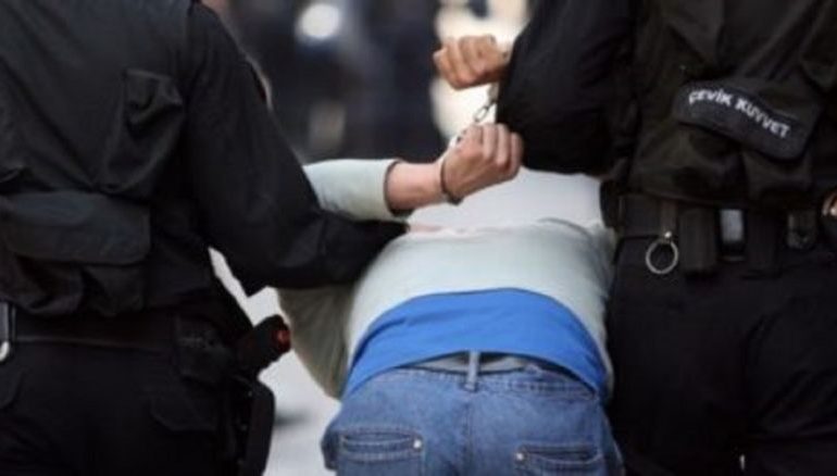E FUNDIT/ Policia kontrolle “blitz” në Elbasan, FNSH “mësyn” qytetin, tre të arrestuar