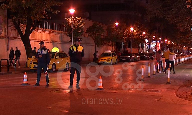 PAS VRASJES SË 4 TETORIT/ Policia “IZOLON” zonën e ish-bllokut. Masat e reja parashikojnë…