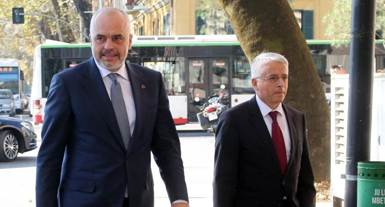ZBATIMI I KUSHTETUTËS NGA PRESIDENTI/ Lleshi Vs. Vitore Tusha, dy raste identike, por me fund të ndryshëm