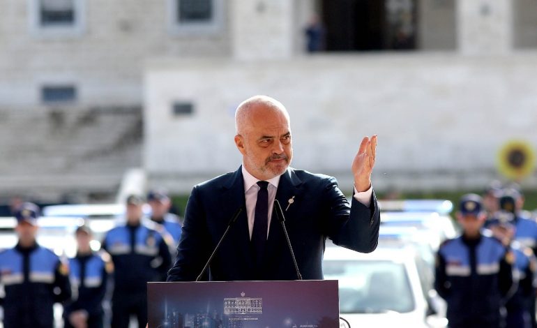 “MIRËMËNGJES”/ Rama poston VIDEON: Ja flota e re e Policisë së Shtetit