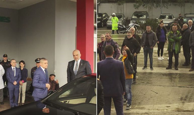 PROTESTA PARA KUVENDIT/ Rama në spitalin e Traumës: Prerja e gishtave të polices është vija e kuqe
