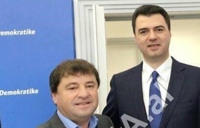 NJERIU I AFËRT I BASHËS DHE ALIBEAJT/ Kush është trafikanti që u zgjodh për drejtuar PD-në në Patos