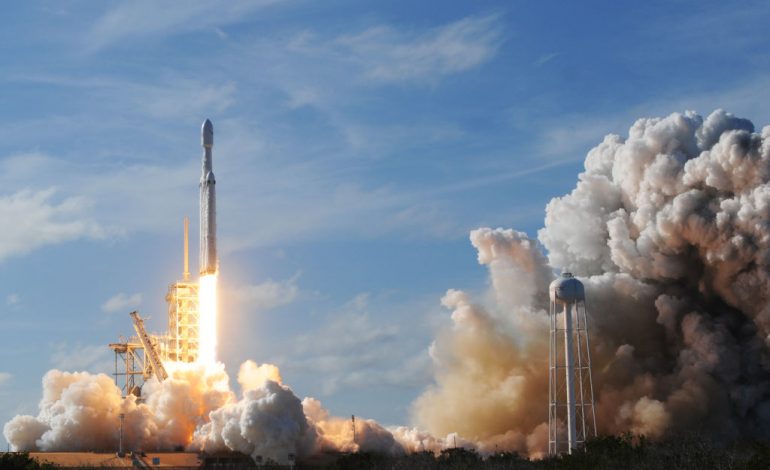 E PABESUESHME/ NASA zgjedh një krater në Mars për uljen e anijeve kozmike