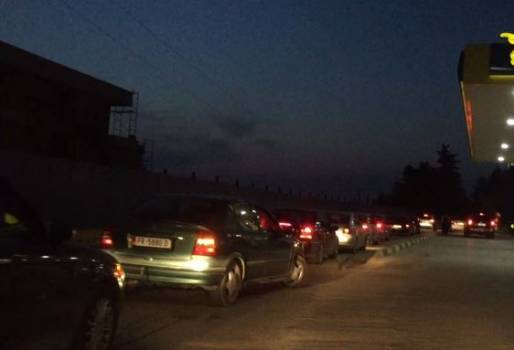 BLLOKOHET AUTOSTRADA TIRANË-DURRËS/ Radha arrin në disa kilometra