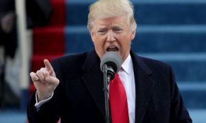 Shkeljet e supozuara të etikës minojnë presidencën e Trump-it