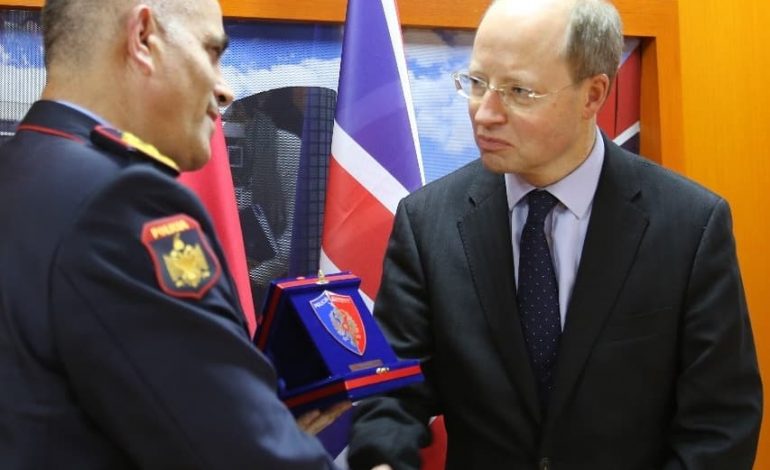 KRIMI I ORGANIZUAR DHE PASTRIMI I PARAVE/ Delegacioni i Britanisë takim me Ardi Veliun