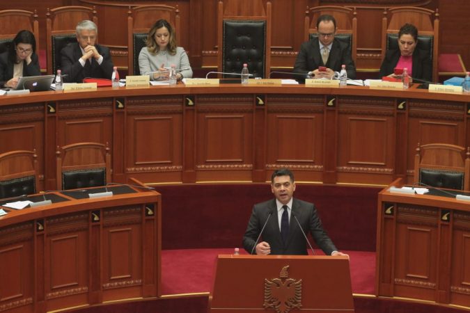 DEKRETI PËR BUXHETIN/ Ahmetaj: Meta t’i kërkonte dialog studentëve, e ktheu pas…