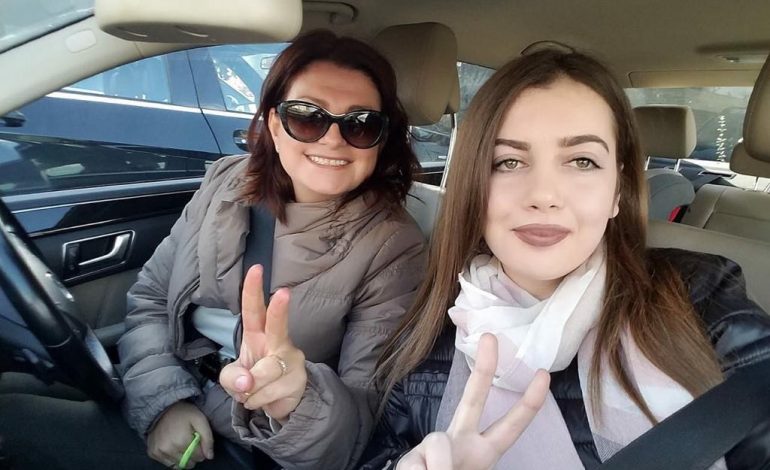 E PËRZËNË/ Deputetja e PD-së “rekruton” organizatoren e protestës në Durrës por…