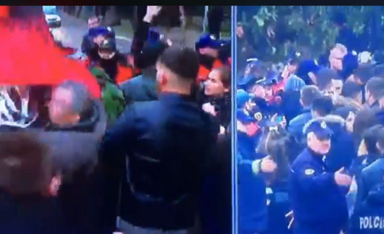 MARRIN “DETYRËN” E RE/ Studentët e partive BRAKTISIN protestën dhe bllokojnë rrugët