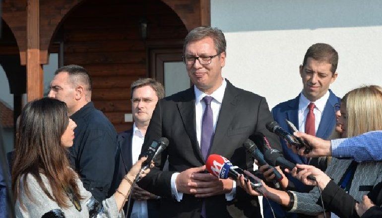 USHTRIA DHE TAKSA ALARMON SERBINË/ Vuçiç: Do të kenë pasoja katastrofike