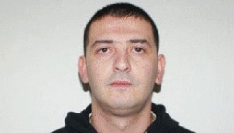 VRAU PËR NJË KËNGË TALLAVA/ Herën e parë dënohet me 5 vite, të dytën i pafajshëm