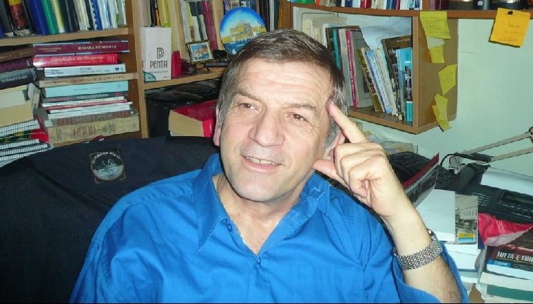 NDALOHET NË KAKAVIJË PANAJOT BARKA/ Kishte në makinë libra antishqiptarë