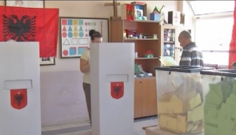 REFORMA ZGJEDHORE/ Zbardhet drafti i depozituar nga PS për emigrantët, votimin elektronik dhe reklamat