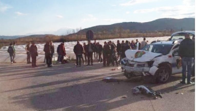 AKSIDENT NË FIER/ Fuoristrada PËRPLAS makinë e POLICISË, plagosen 5 persona