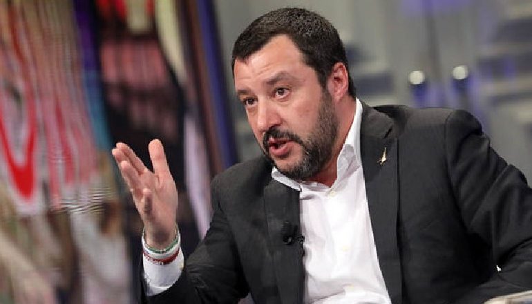 KRIZA E EMIGRANTËVE/ Salvini mbyll portet e Italisë, 310 refugjatë u shpëtuan nga një OJQ spanjolle