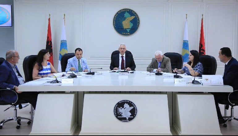 ZGJEDHJET LOKALE 2019/ KQZ mblidhet në 26 dhjetor, në rend të ditës edhe shpërblimi për anëtarët e KZAZ-ve