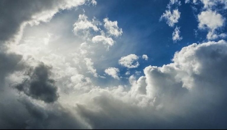 TEMPERATURAT NËN MINUS/ Çfarë do të ndodhë me motin natën e Vitit të Ri (FOTO)