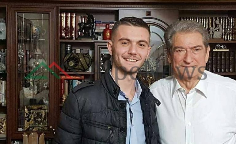 PD NUK I NDAHET STUDENTËVE/ “Delegon” në protestë NIPIN e Berishës (FOTOT)