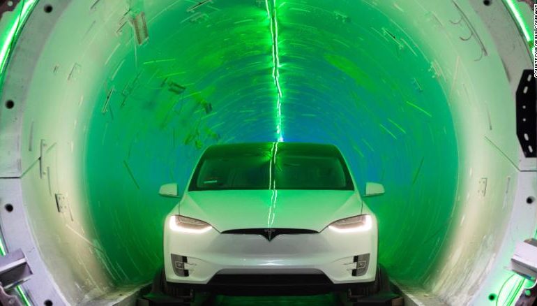 MUSK ZBULON TUNELIN NËNTOKËSOR/ Ja si do të ndikojë ai në…