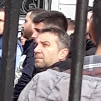 “MILITANTI I PD”/ Manipulatori votave i bashkohet protestës së studentëve (FOTO)