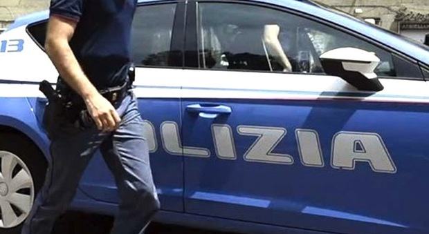 “DO TË KTHEJ PORTOFOLIN POR DUA QË…”/ Policia dhe vajza shqiptare fusin në kurth të riun