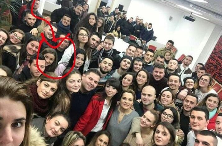 “SHPËRTHEU” PARA RAMËS/ Kush është vajza që la partinë e xhaxhait për LRI-në e Monikës (FOTO)