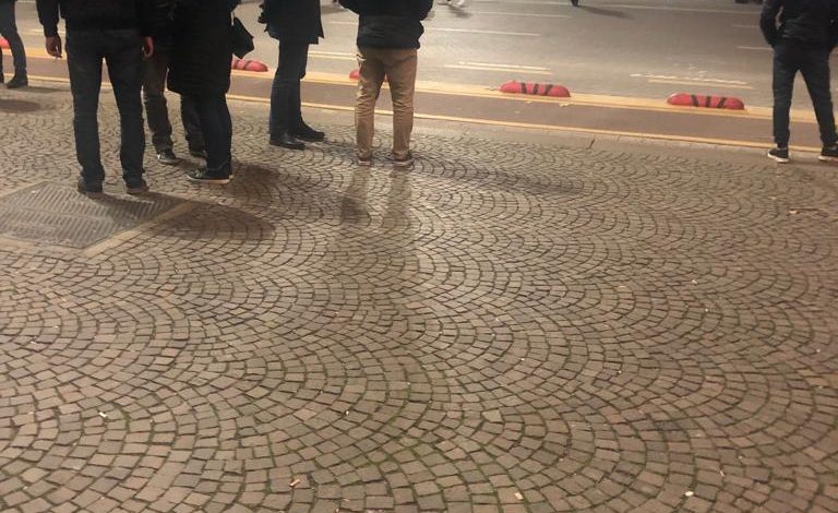 NDAHEN “ROLET”/ Jamarbër Malltezi drejton protestën para kryeministrisë, Grida përqëndrohet në Zog të Zi (VIDEO)