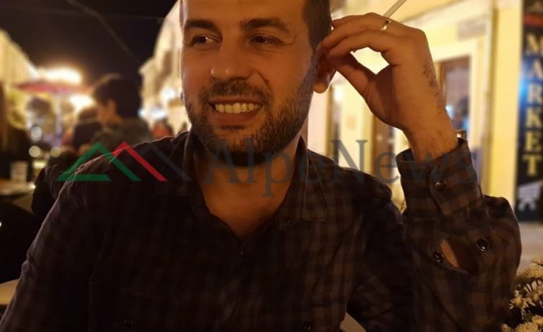 MOMENTI KUR I VIHET FLAKA MAKINËS SË BIZNESMENIT/ Pak ditë pasi e DHUNUAN dhe e lanë pa ndjenja (FOTO+VIDEO)