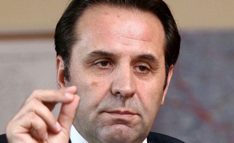 MINISTRI SERB FLET ME SHIFRA/ Ja milionat që humbim pas taksës 100% nga Kosova